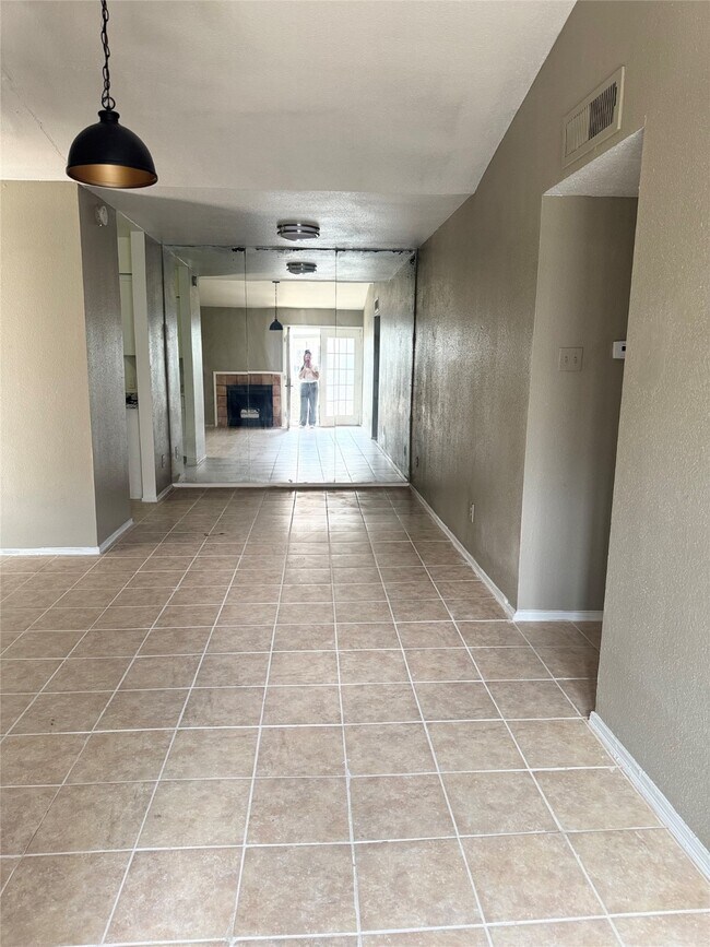 Building Photo - 12500 Sandpiper Dr