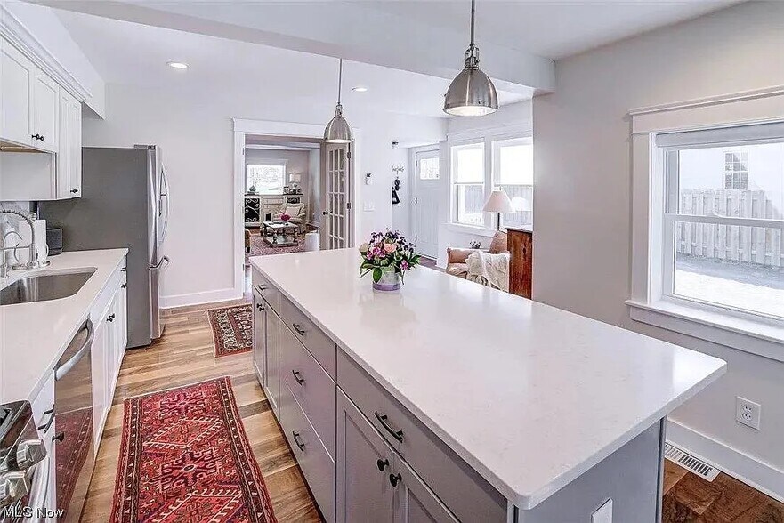 Building Photo - 343 E Garfield Rd