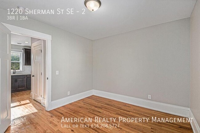 Building Photo - 1220 Sherman St SE