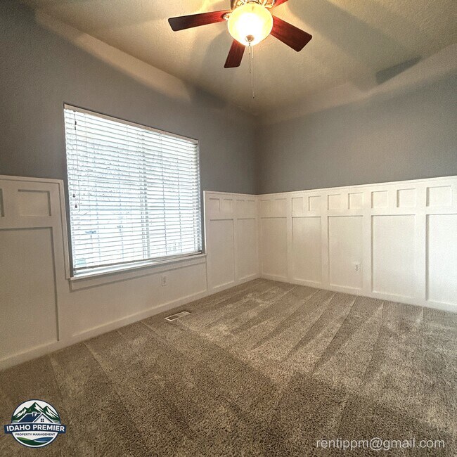 Building Photo - 2546 W Cerulean Dr