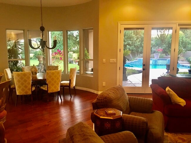 Building Photo - 1225 E Warner Rd