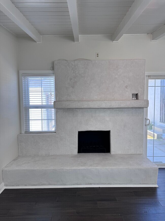 Fireplace in family room - 5845 Sunfield Ave