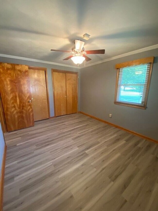 Building Photo - 714 Mellen Dr