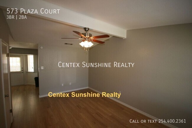 Building Photo - 573 Plaza Ct