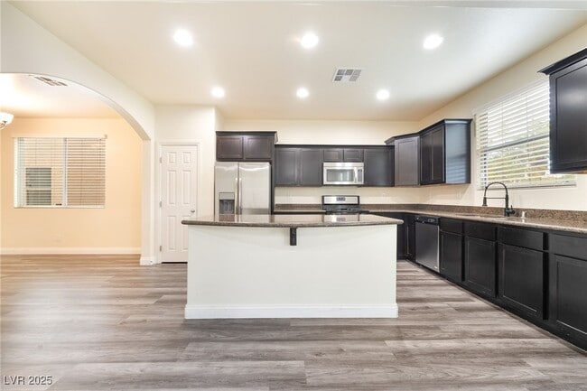 Building Photo - 436 White Heart Rd