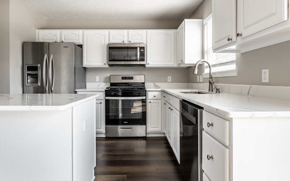 Building Photo - 13927 Harrison Pky