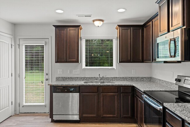 Building Photo - Wonderful 3 BR Townhome in North Durham!  ...