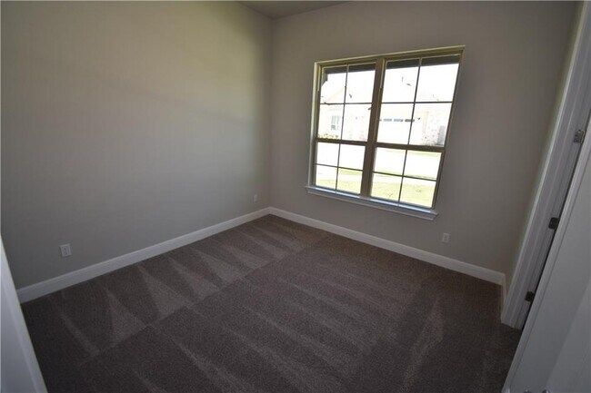 Building Photo - 3750 E Palm Valley Blvd