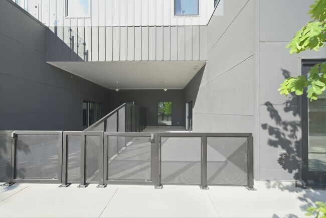 Building Photo - 2623 Keene St