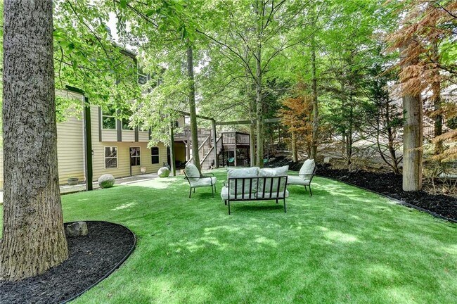 Building Photo - 11034 Estates Cir