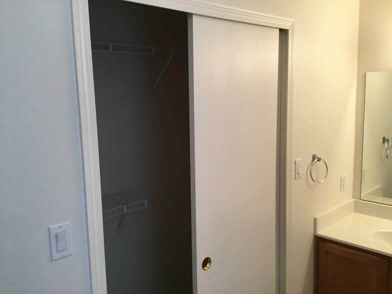 Building Photo - 1740 Sierra Norte Loop NE