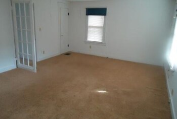 Building Photo - 1706 W Saginaw St