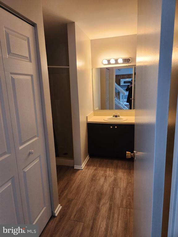 Building Photo - 5004 Tracy Ct