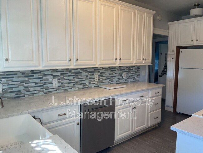 Building Photo - 1143 Wall St