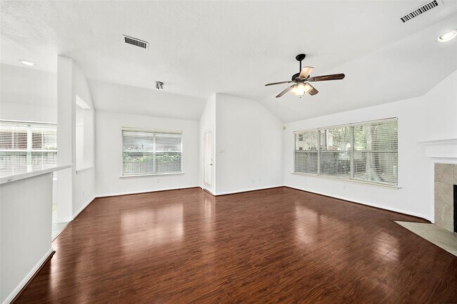Building Photo - 83 Hidden Meadow Dr