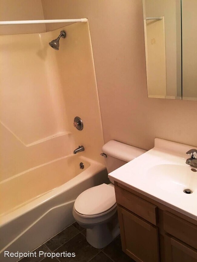 Building Photo - 902 15th St N