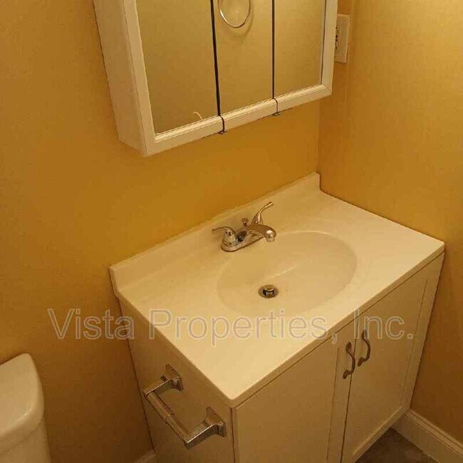 Building Photo - 4119 Glen Hill Manor Dr