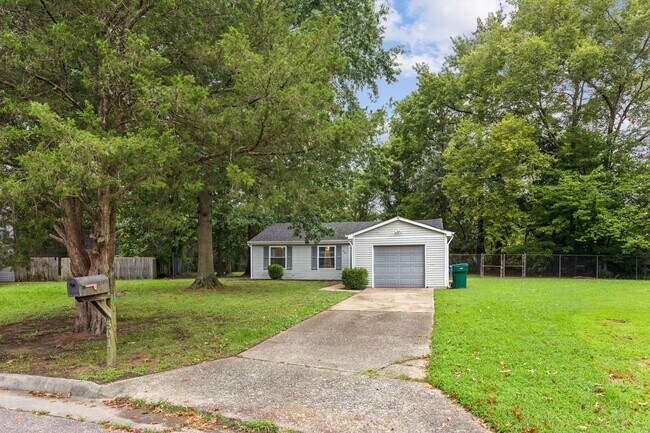 Building Photo - 501 Ashwood Dr