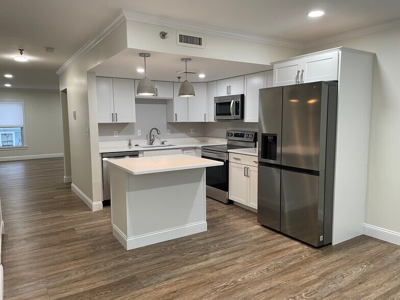 Updated kitchen - 33 Deer St