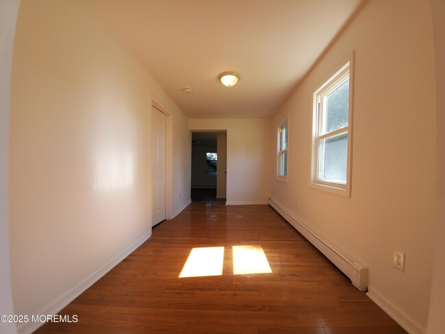 Building Photo - 722 Monmouth Pkwy