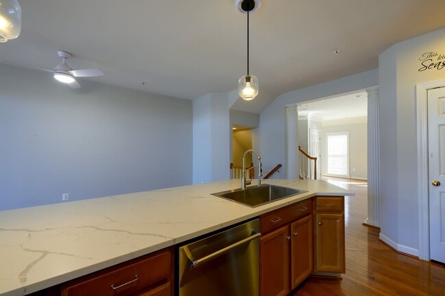 Building Photo - Luxury Living in the Villages of Urbana