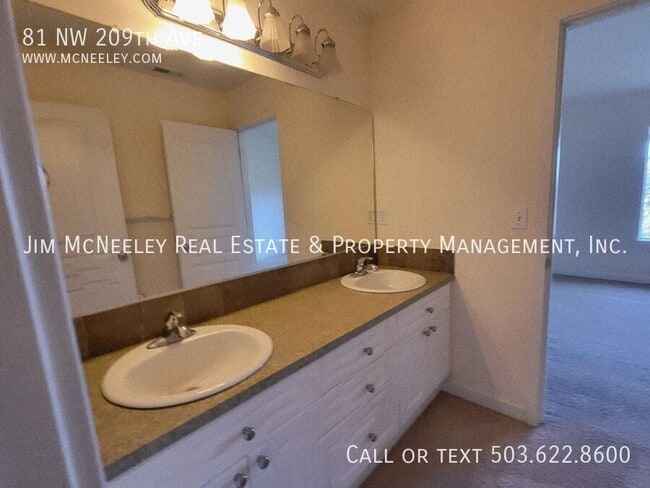 Building Photo - 81 NW 209th Ave