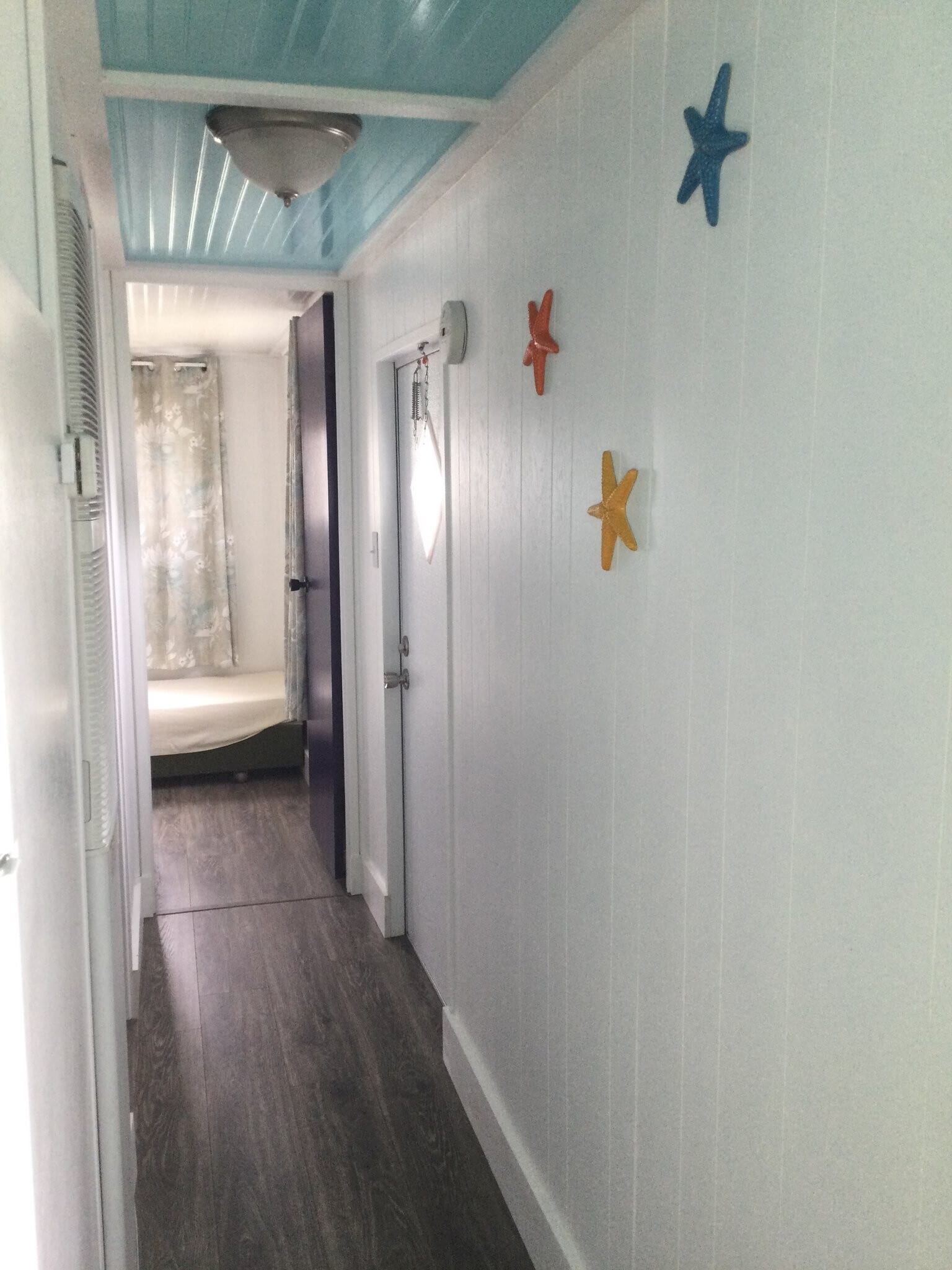 Building Photo - 15 Albees