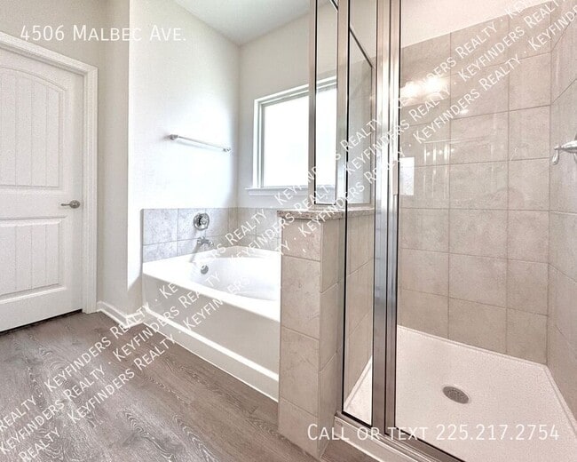 Building Photo - 4506 Malbec Ave