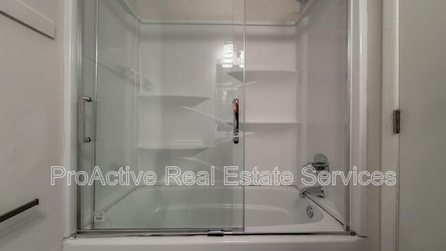 Building Photo - 1373 E Tanners Creek Dr