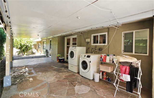 Building Photo - 526 N Emerald Dr