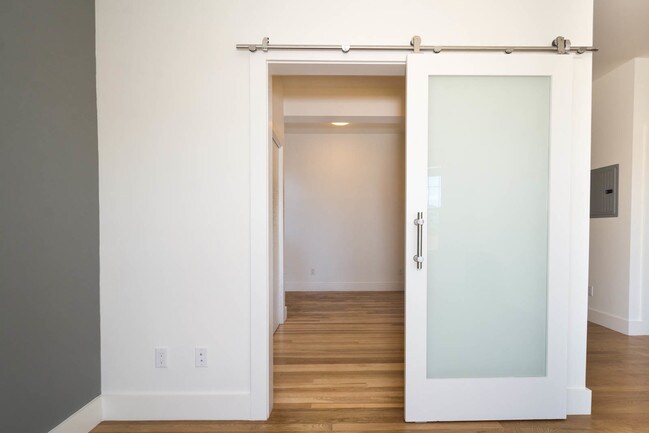 Building Photo - 300 Buchanan
