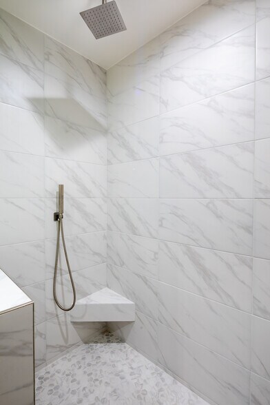 Building Photo - 13680 Mark Dr