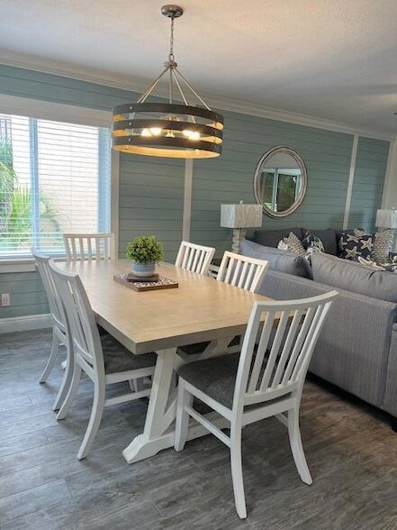 Building Photo - 275 Palm Ave