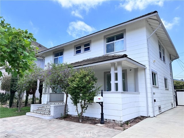 Building Photo - 2716 S La Salle Ave