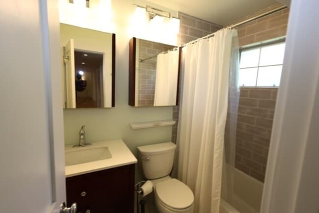 Building Photo - 2 Bedroom Condo in Buckhead for RENT!!! (Garden Brook at Peachtree Hills)