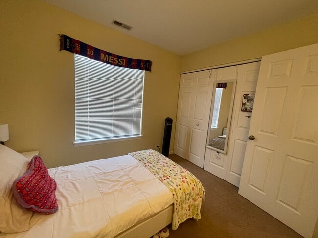 Building Photo - 2872 Cedar Glade Dr