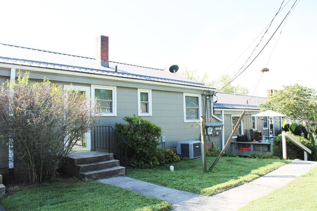 Building Photo - 88 Trowbridge Ln