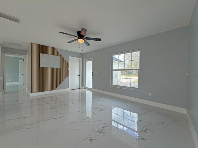 Building Photo - 1384 Valhalla St