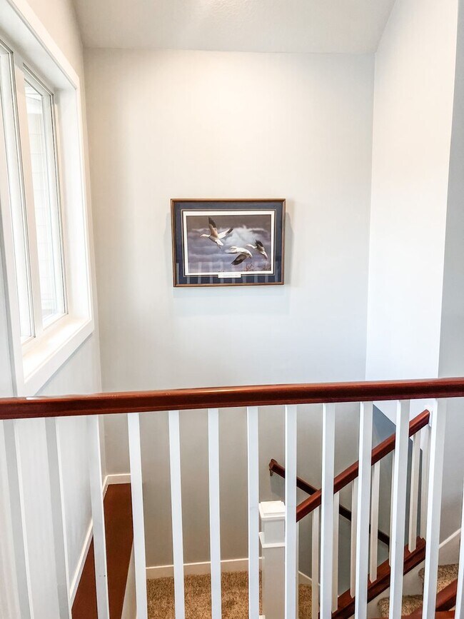 Building Photo - 220 Meadow Woods Dr