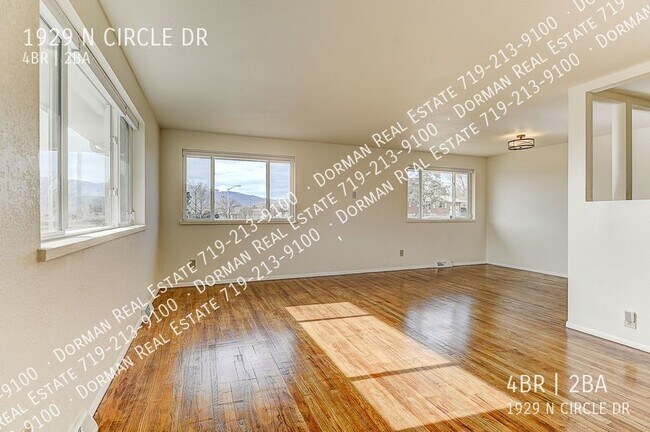 Building Photo - 1929 N Circle Dr
