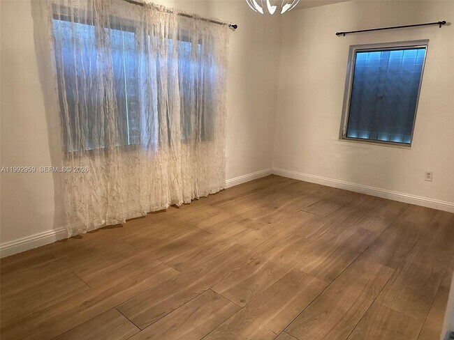 Building Photo - 260 W 56th St