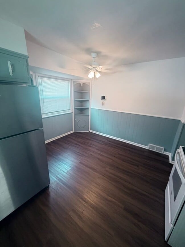 Building Photo - A Single family home with Garage in Garfield Heights