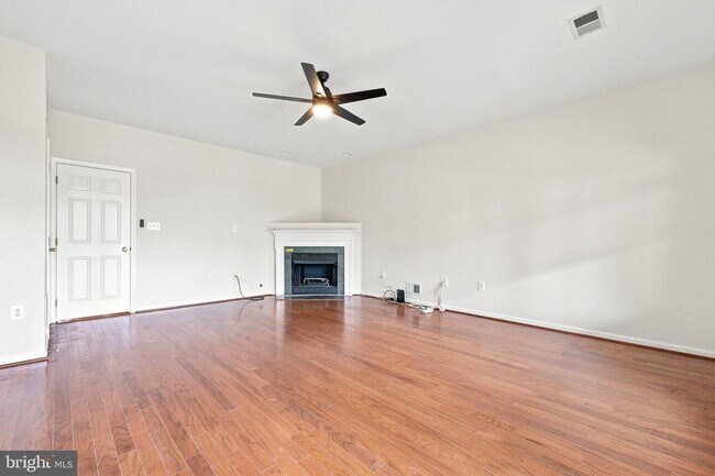 Building Photo - 6147 Early Autumn Dr
