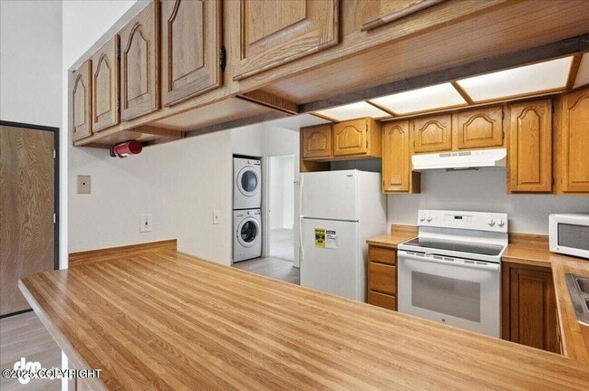 Building Photo - 305 Donna Dr