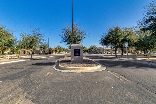 Building Photo - Gorgeous 3 bed/2 bath in Power Ranch!