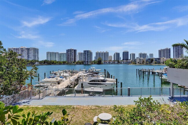 Building Photo - 18041 Biscayne Blvd