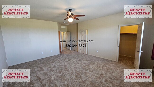 Building Photo - Wentworth Rd South - 4 Bedrooms 2.5 bathrooms, 3 car garage and large fenced yard