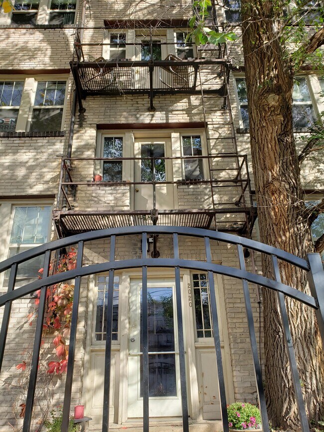 Building Photo - 2020 Garfield Ave