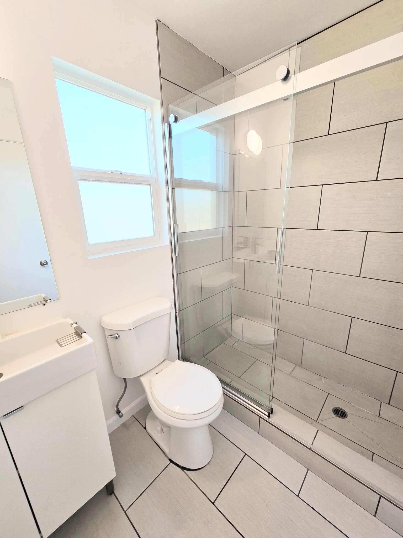 Bathroom 2 - 3121 Larga Ave