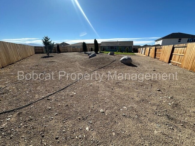 Building Photo - 1204 Spur Wy